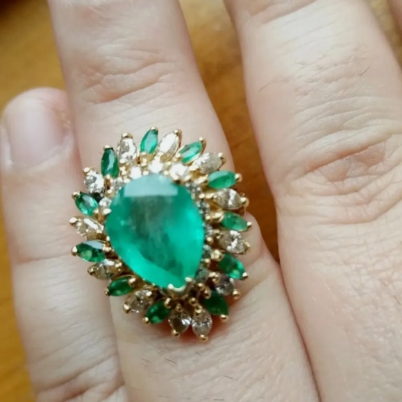 Jewelry - ONLY 1 HOUR SALE! HURRY!! 14KT Emerald Diamond Ring w/GIA Appraisal